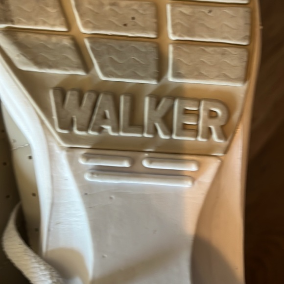 Propet SZ 7 shock absorber walking shoes. Excellent condition. - Picture 8 of 9